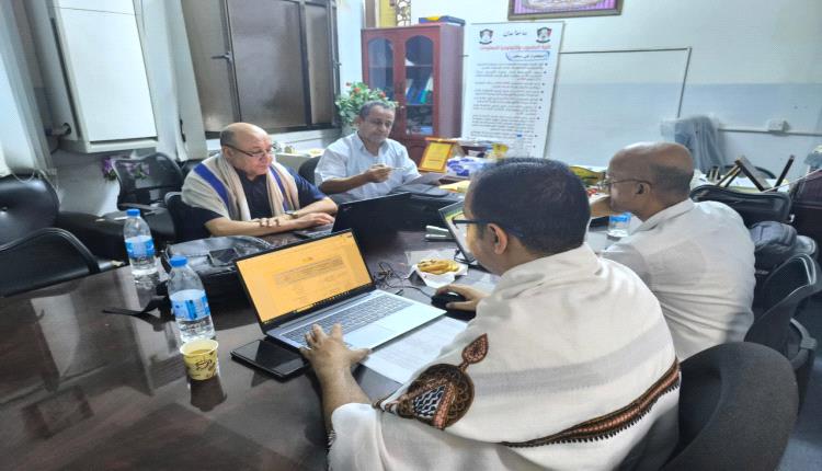 كلية الحاسوب بجامعة عدن تبحث توصيف المقررات وتطوير مناهجها الأكاديمية